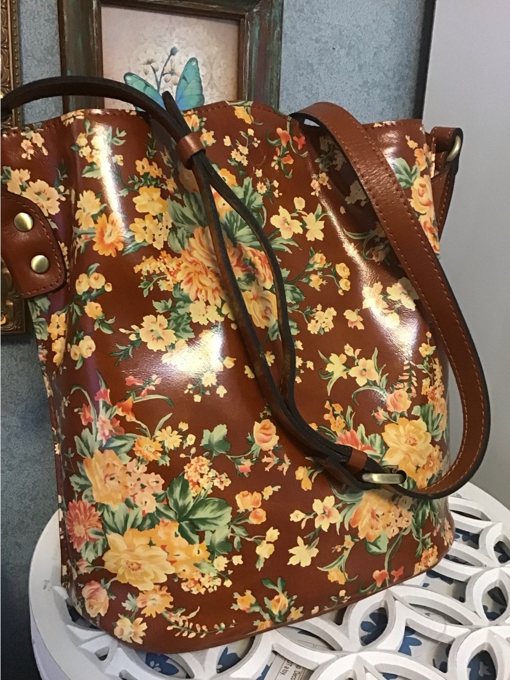 Floral leather bucket bag satchel purse Patricia Nash new